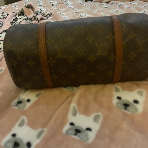 Louis Vuitton bag great condition, minor wear and tear on the inside. - Picture 4 of 7